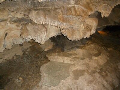 Emerald Pool cave formation in Crystal Cave