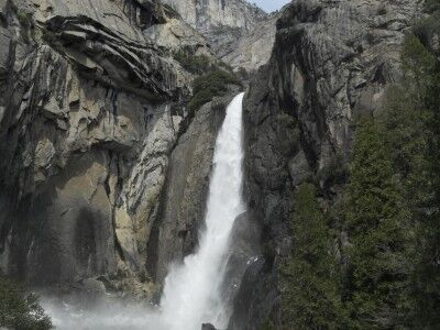 Lower Yosemite Falls viewing area