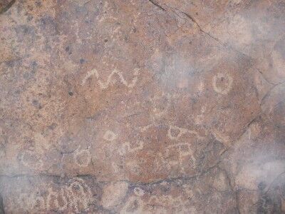 Petroglyphs along Rings Trail near Hole in the Wall, Mojave National Preserve