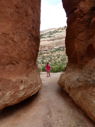 hiking devil's kitchen Colorado national monument